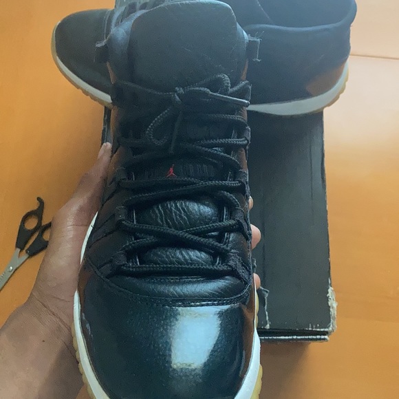 Size 12 jordan 11 & size 13 jordan 5 both good - Picture 3 of 9